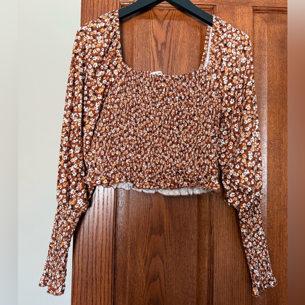 Cropped floral top